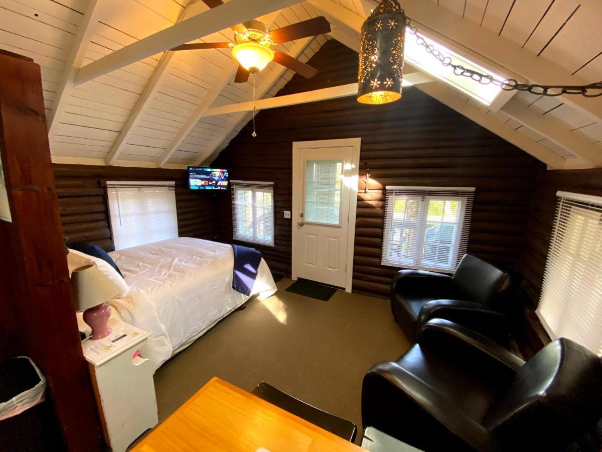 Pine Grove Cottages Линкольнвилл Экстерьер фото