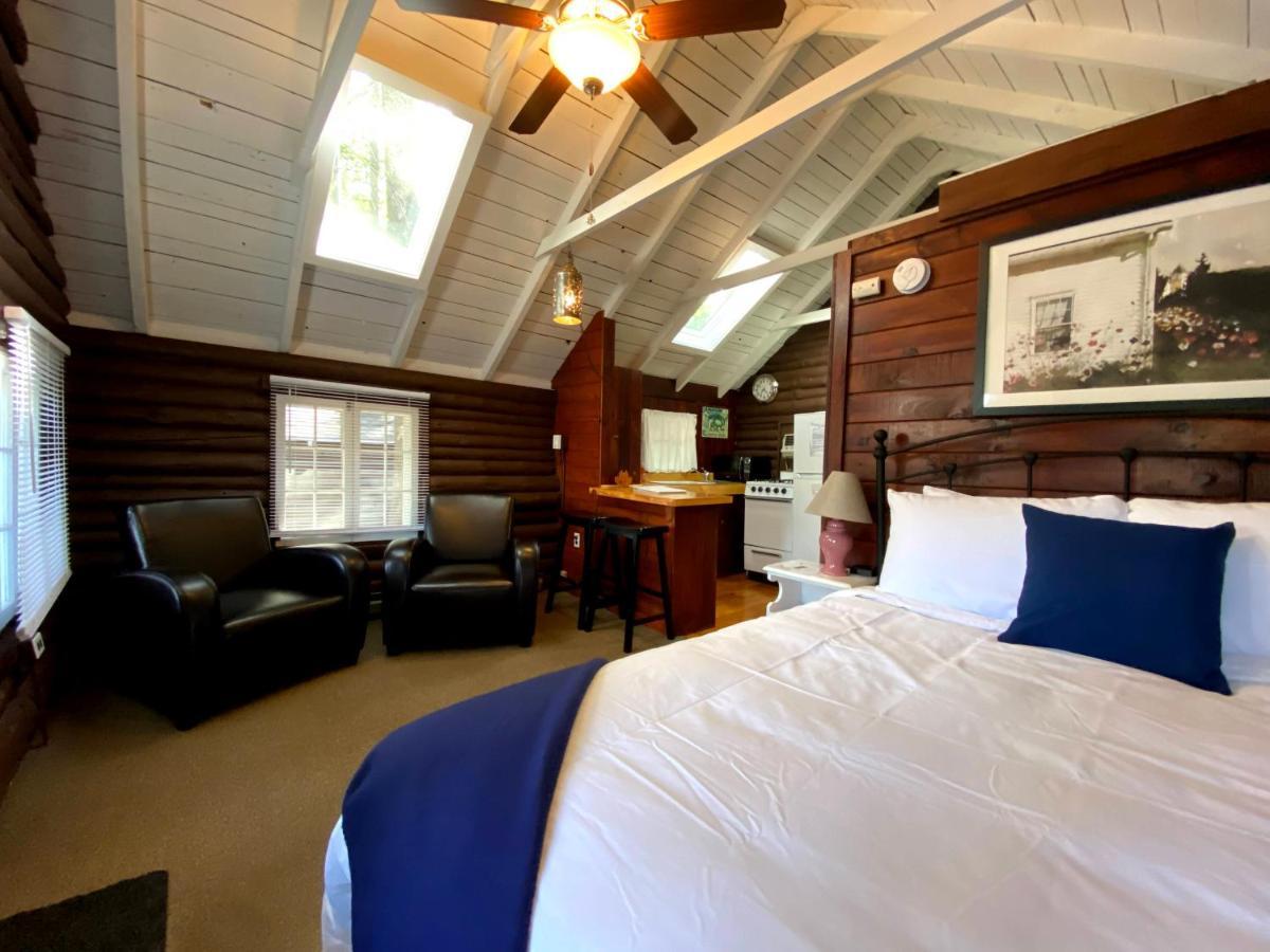 Pine Grove Cottages Линкольнвилл Экстерьер фото